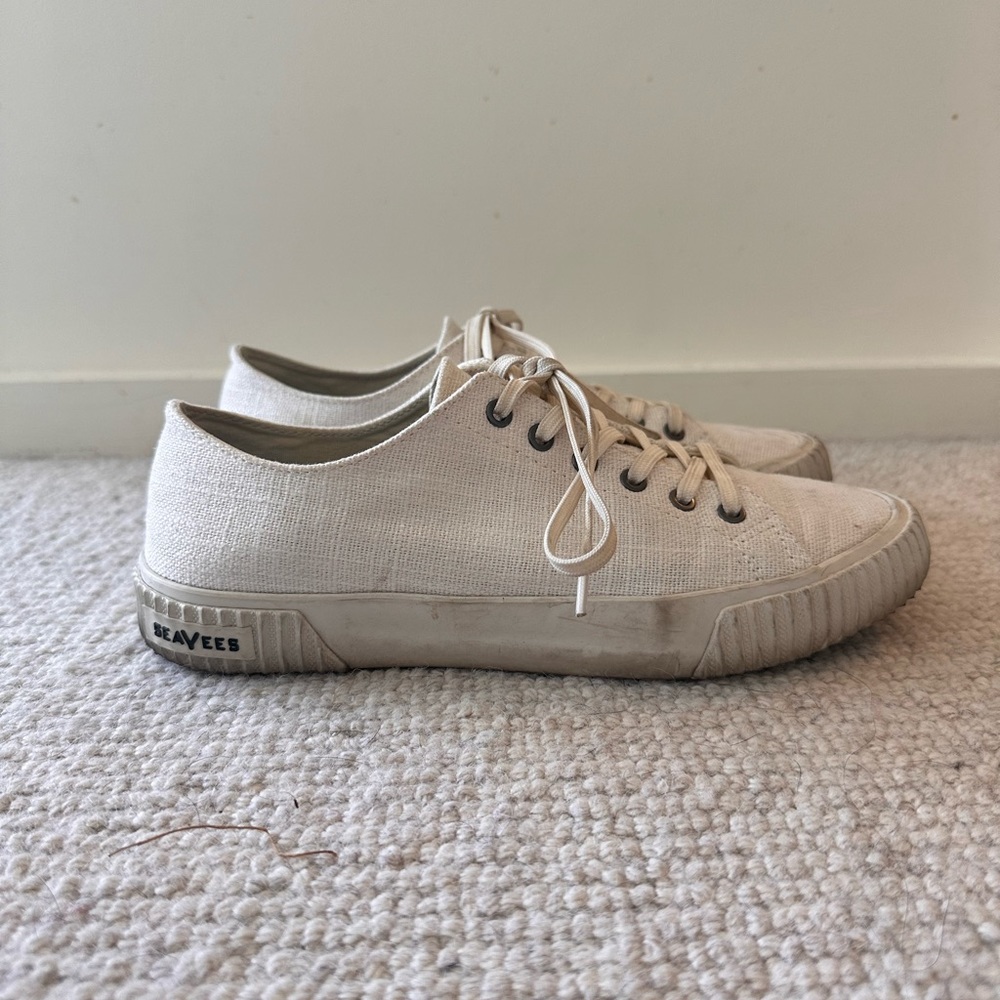 Seavee White Canvas Sneaker